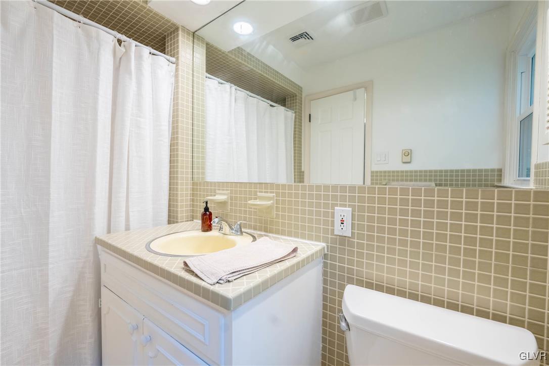 4081 Lilac Road Allentown, PA 18103 - Photo 11 of 30 Gallery Image 11