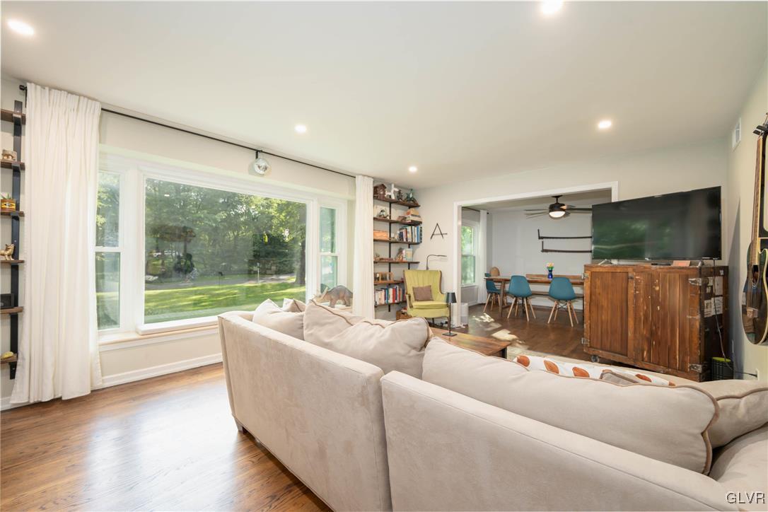 4081 Lilac Road Allentown, PA 18103 - Photo 3 of 30 Gallery Image 3