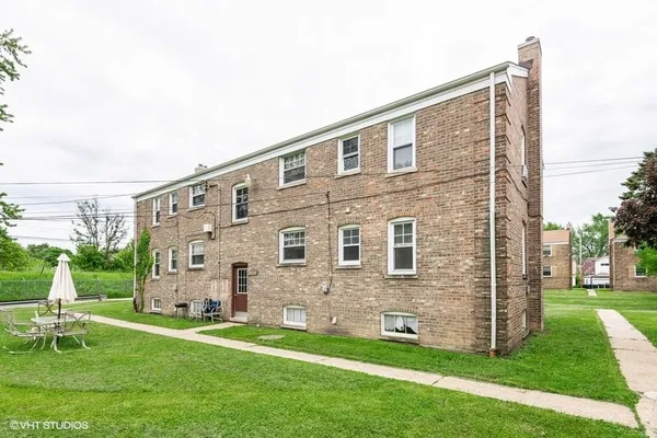 $1,595 | 4232 West Nelson Street, Unit 1, Chicago, IL 60641