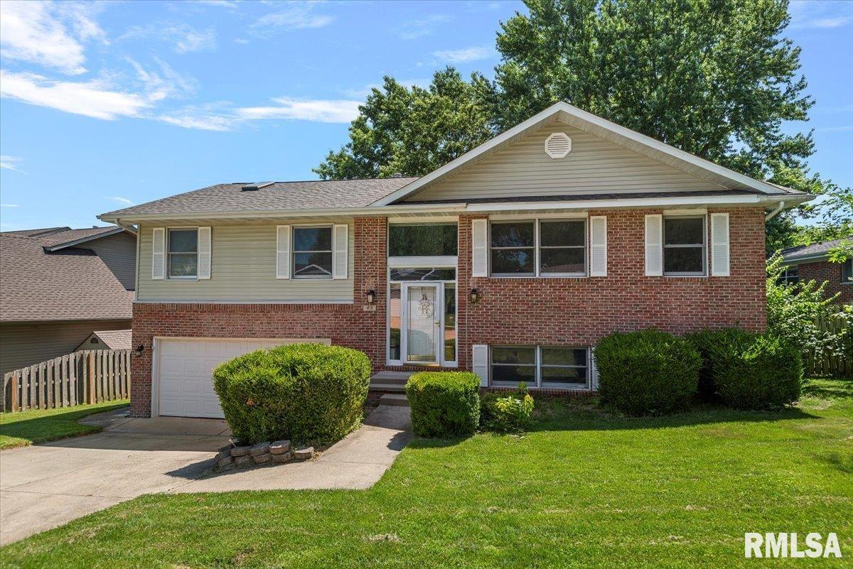 42 Royal Road Springfield, IL 62702 - Photo 1 of 39