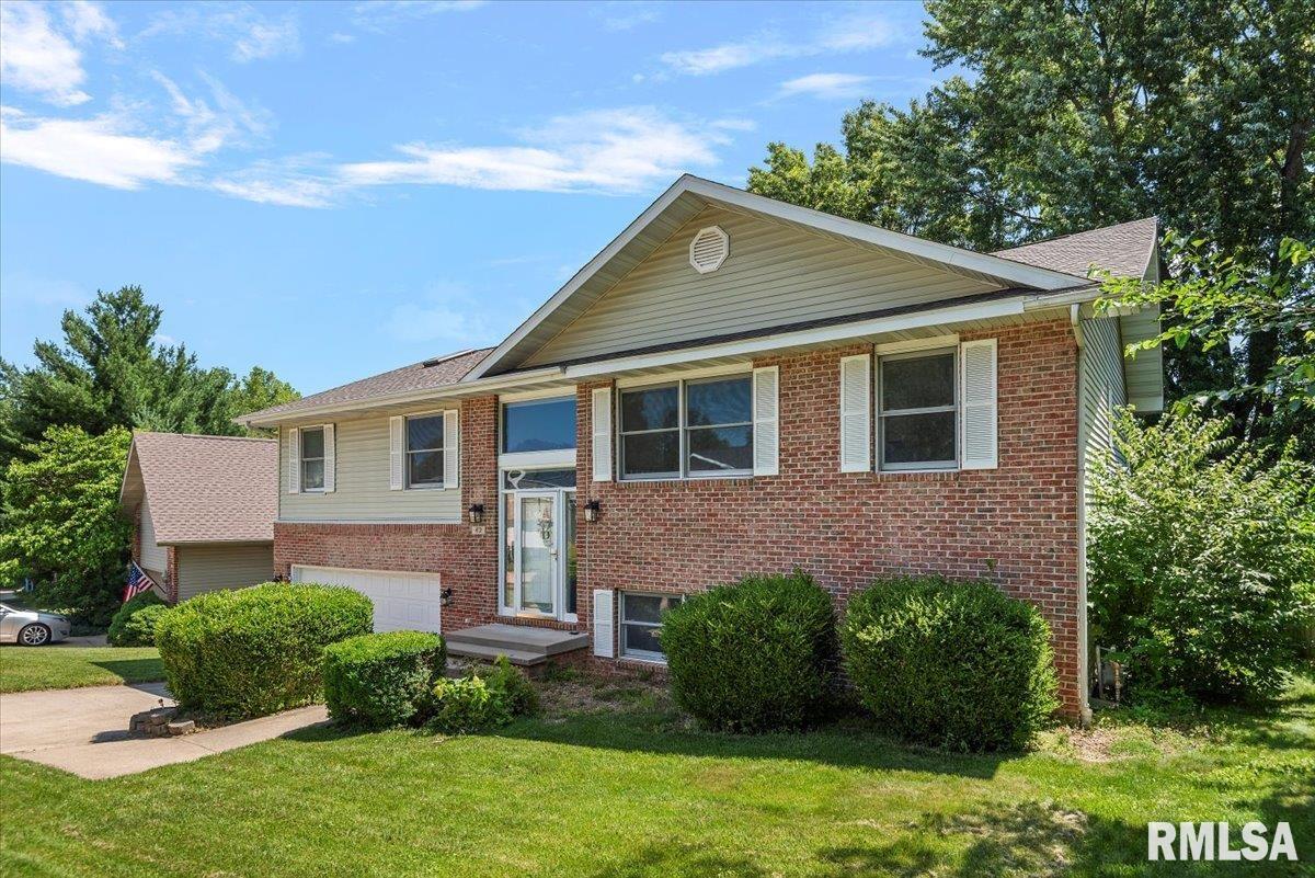 42 Royal Road Springfield, IL 62702 - Photo 2 of 39