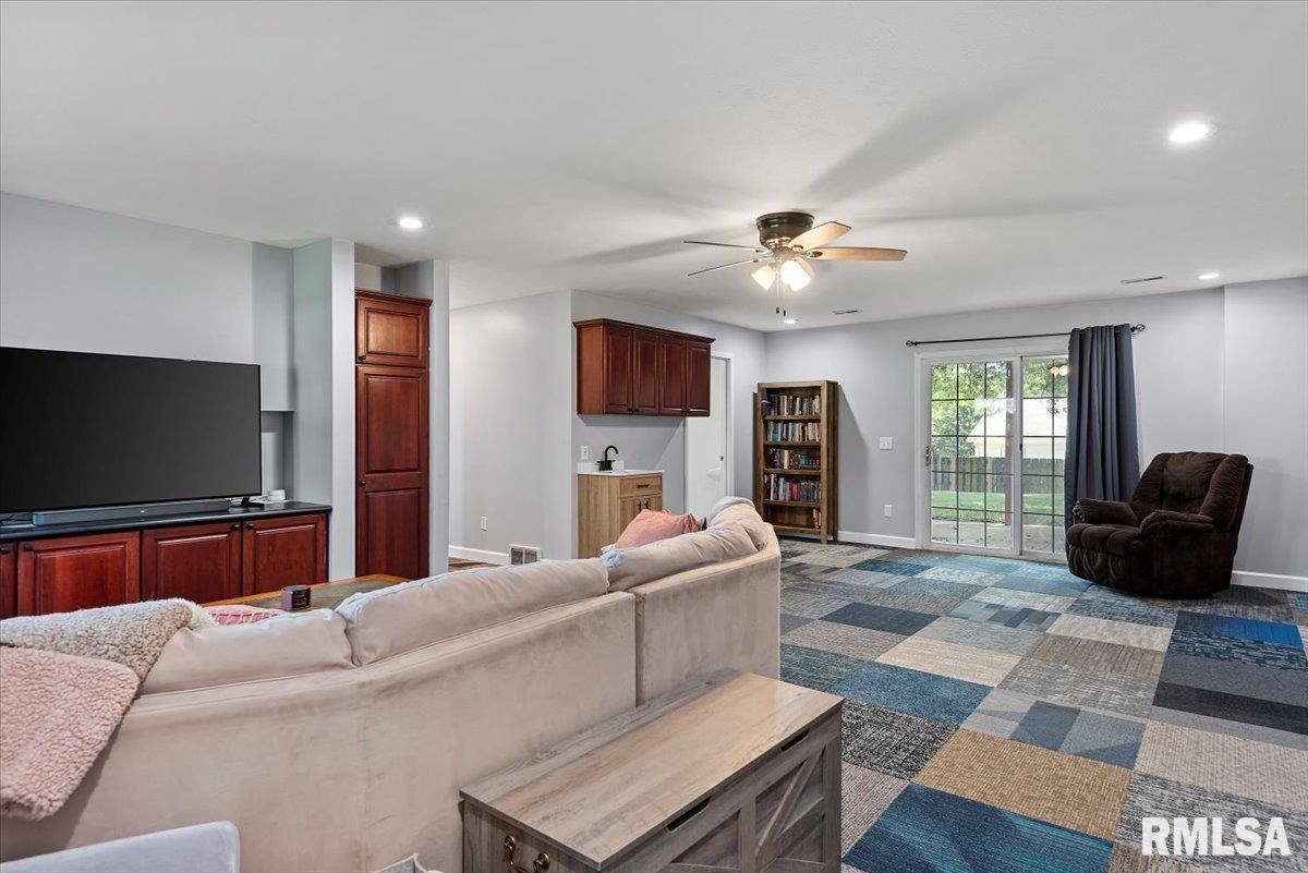 42 Royal Road Springfield, IL 62702 - Photo 30 of 39