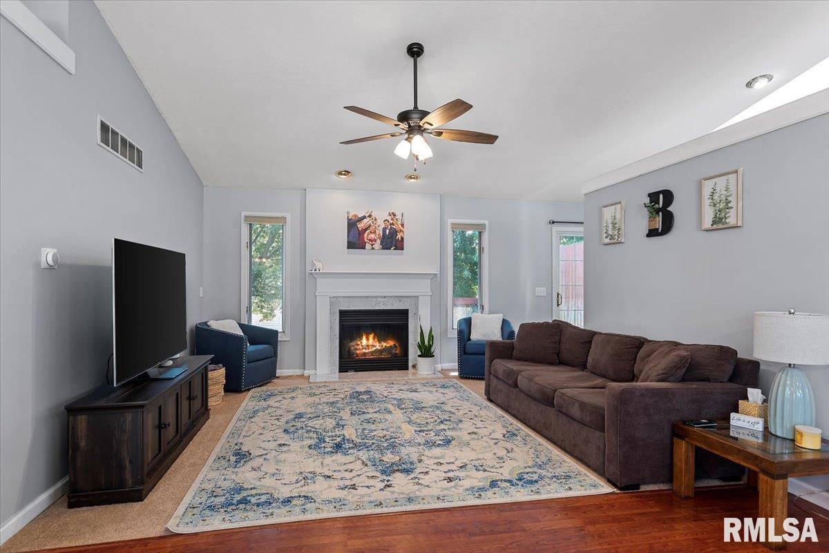 42 Royal Road Springfield, IL 62702 - Photo 5 of 39