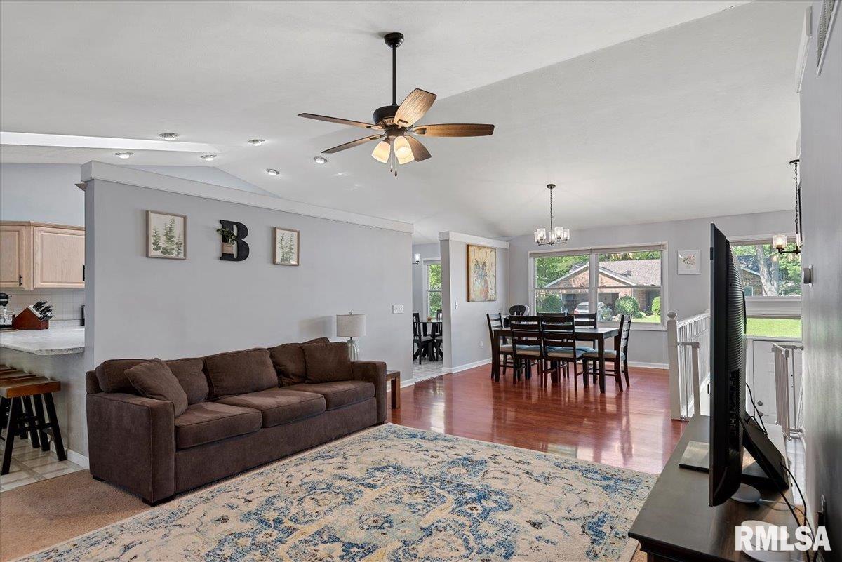 42 Royal Road Springfield, IL 62702 - Photo 7 of 39