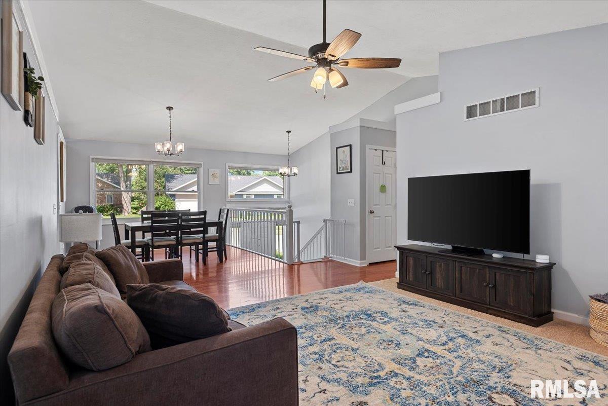 42 Royal Road Springfield, IL 62702 - Photo 8 of 39