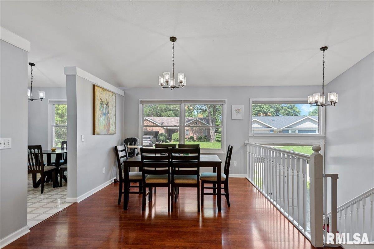 42 Royal Road Springfield, IL 62702 - Photo 9 of 39