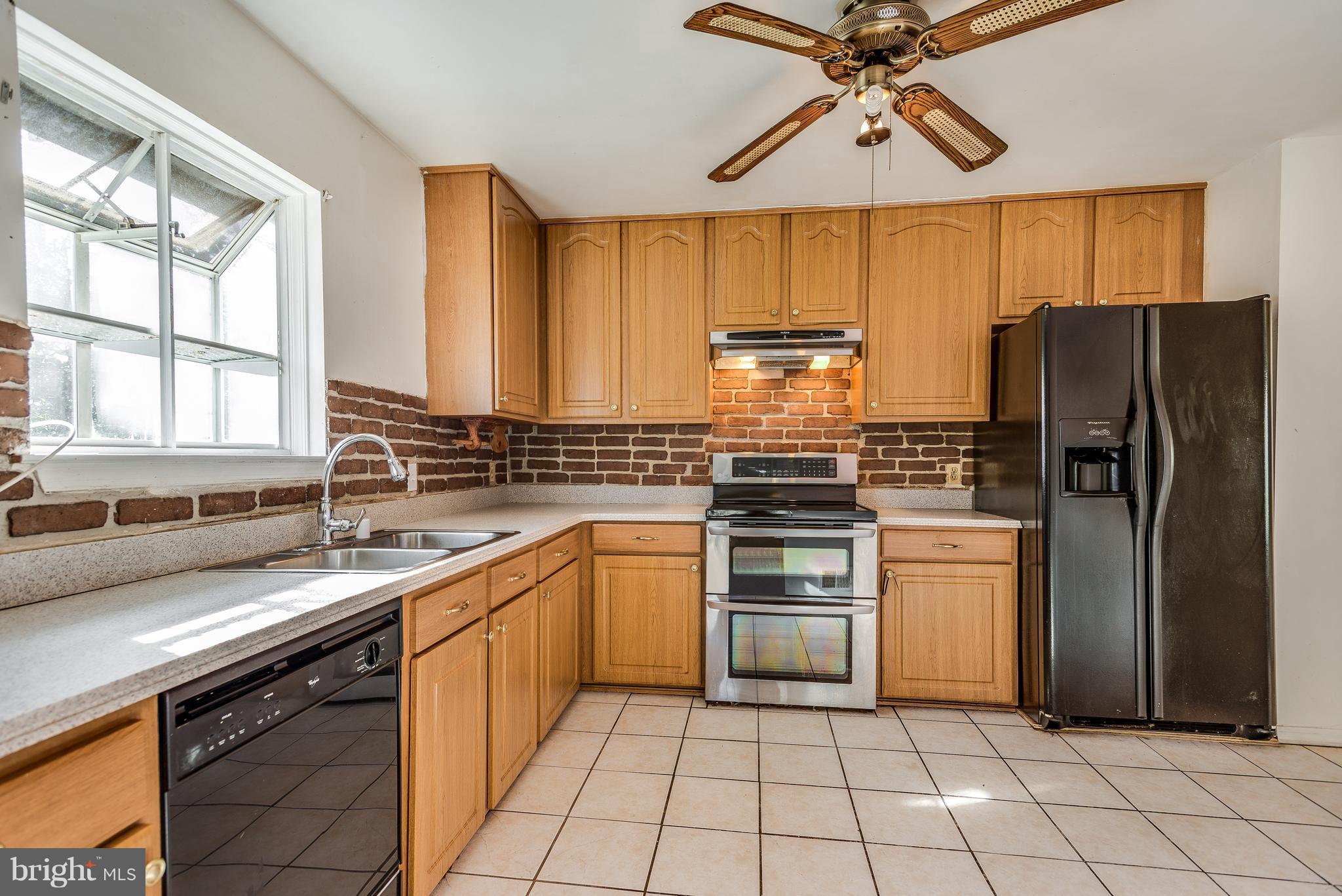 1917 High Timber Road Fort Washington, MD 20744 - Photo 8 of 24 Kitchen