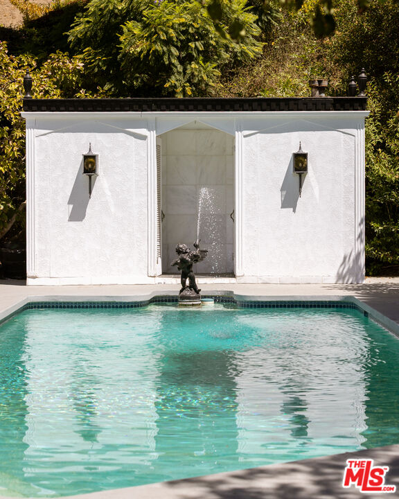 936 Chantilly Road Los Angeles, CA 90077 - Photo 26 of 33 Gallery Image 26