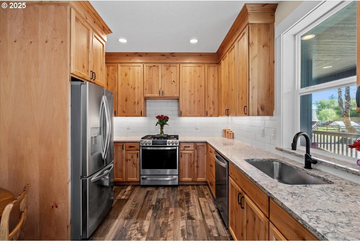 43300 Northwest Cedar Canyon Road Banks, OR 97106 - Photo 26 of 48 Kitchen