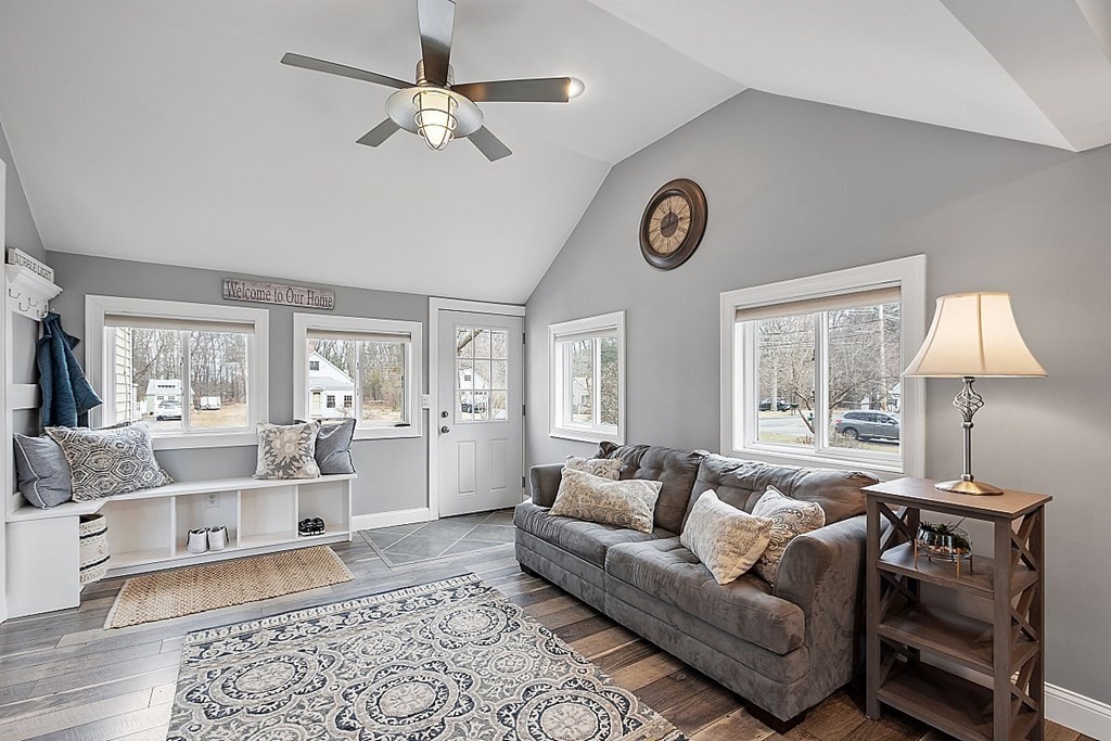 160 New Estate Road Littleton, MA 01460 - Photo 4 of 42 Gallery Image 4