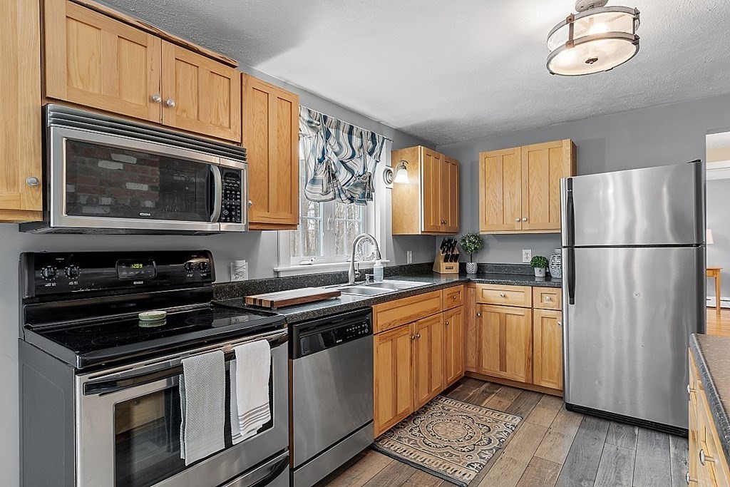 160 New Estate Road Littleton, MA 01460 - Photo 9 of 42 Gallery Image 9