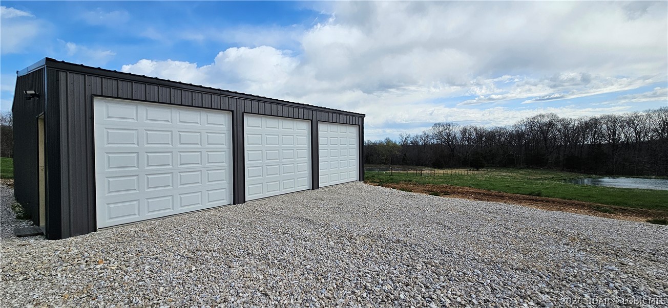 Welcome to 108 Greystone Rd, Eldon, MO!
