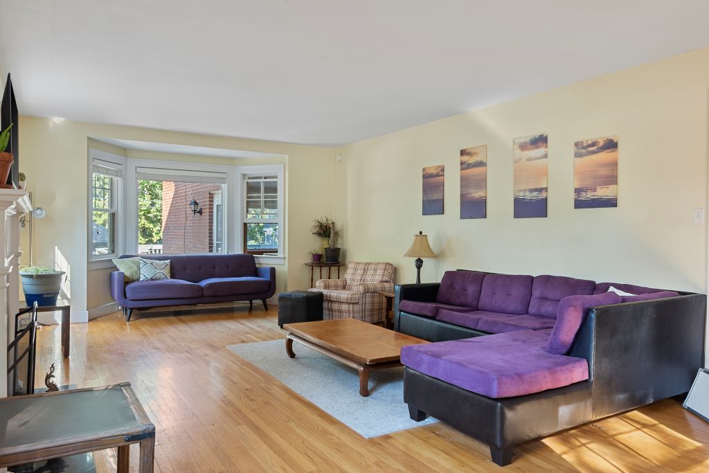417 South Westlawn Avenue Decatur, IL 62522 - Photo 5 of 40 a living room with furniture and a couch