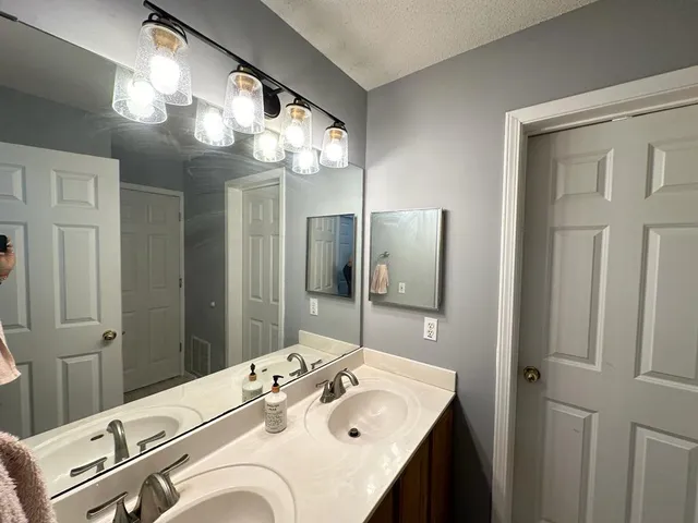 $2,000 | 7991 Everest Lane North, Maple Grove, MN 55311