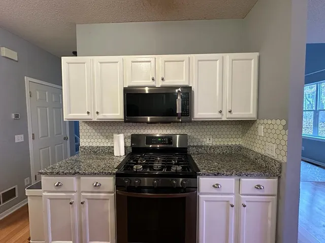 $2,000 | 7991 Everest Lane North, Maple Grove, MN 55311