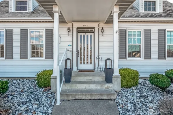 $945,000 | 941 Idaho Street, Wenatchee, WA 98801