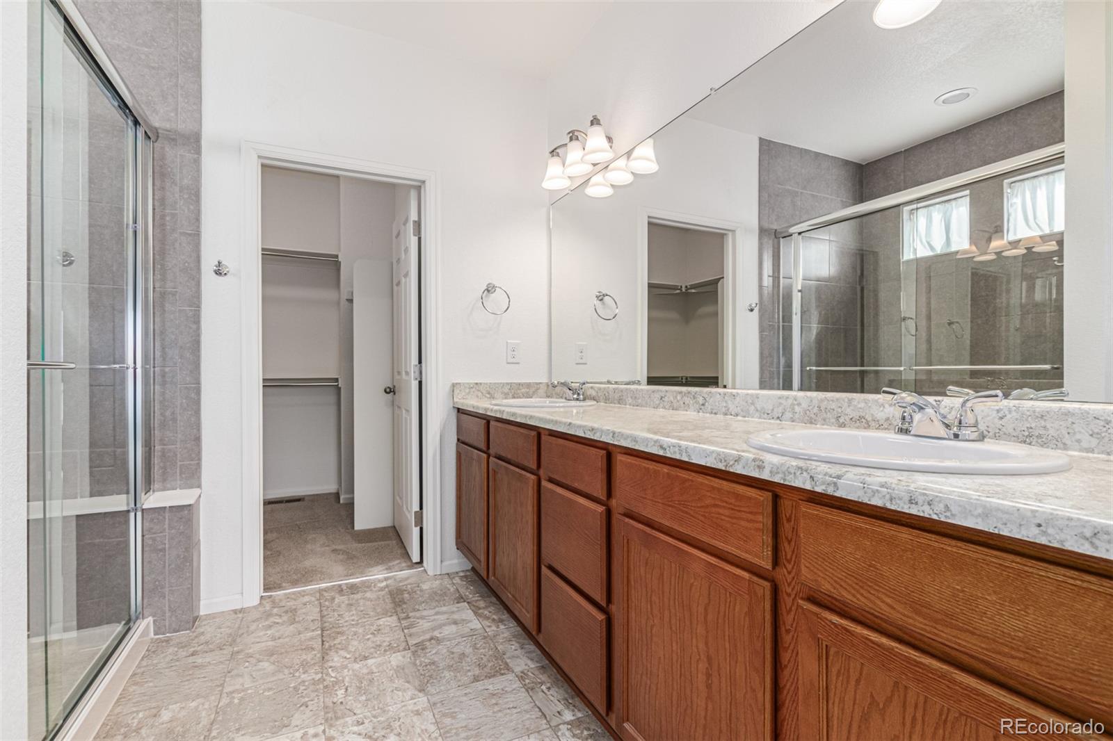 10536 Racine Way Commerce City, CO 80022 - Photo 8 of 20