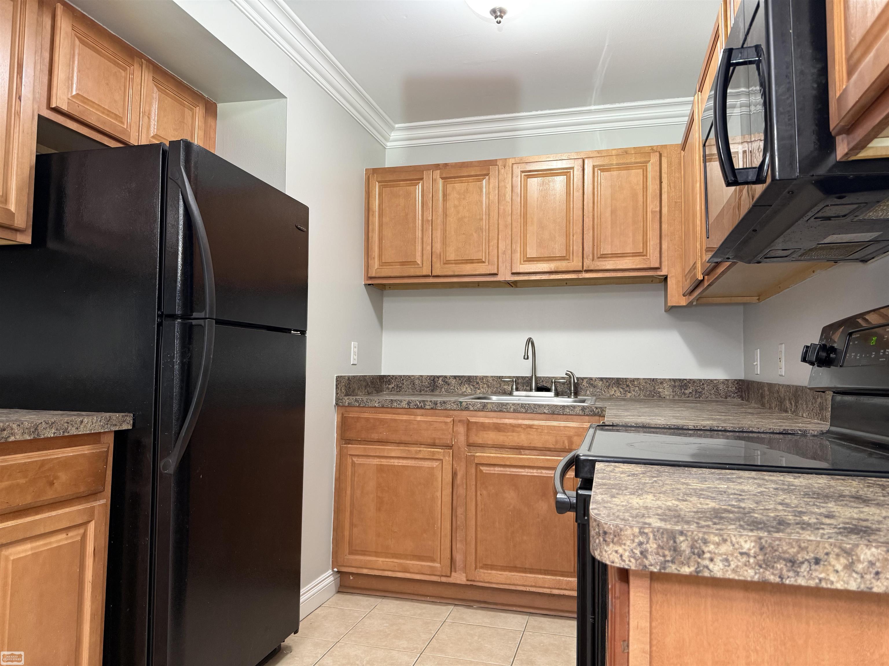 2309 Walton Boulevard, Unit 30 Rochester Hills, MI 48309 - Photo 3 of 8