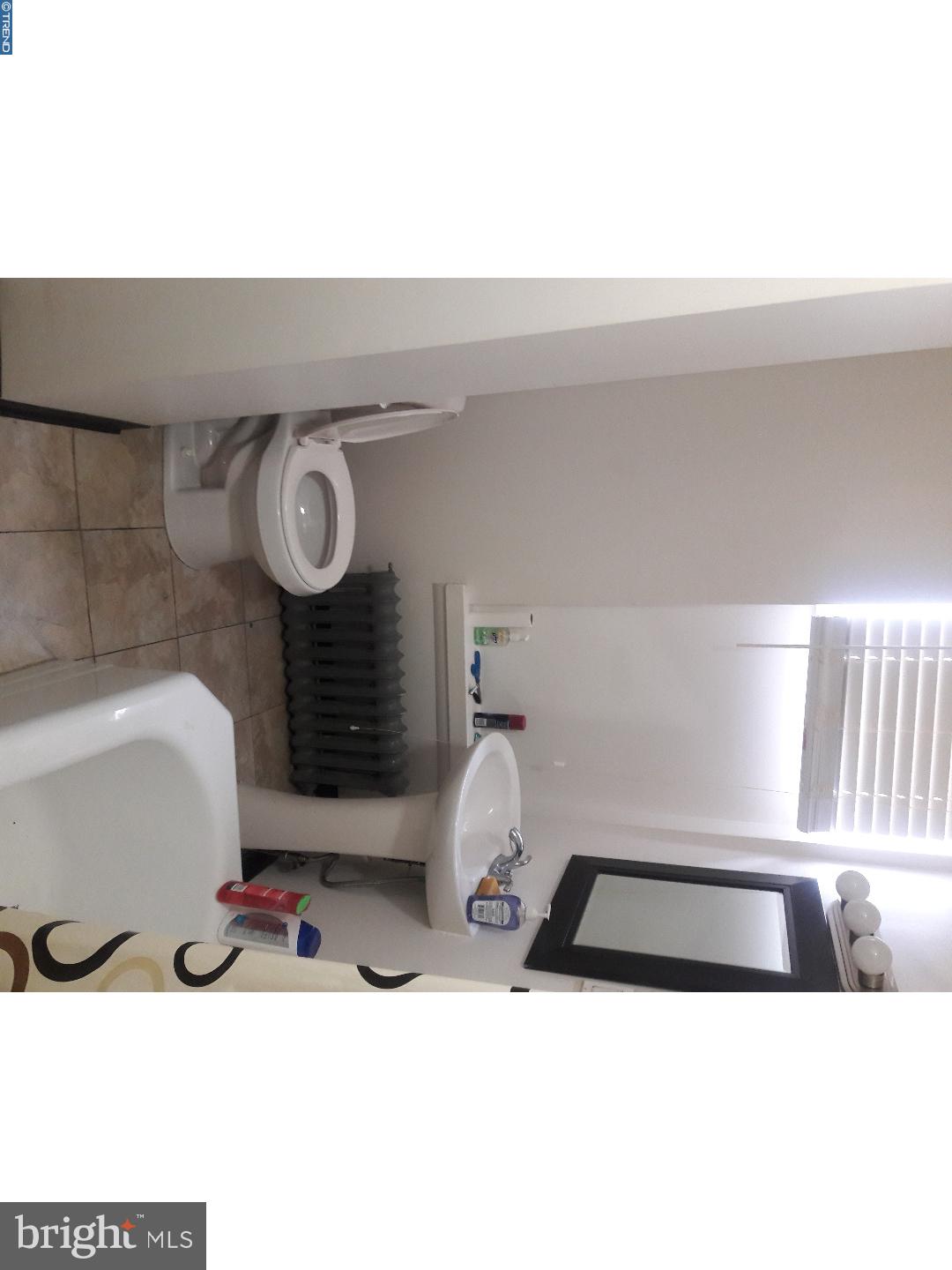 315 Fitzgerald Street Philadelphia, PA 19148 - Photo 11 of 24 Bathroom