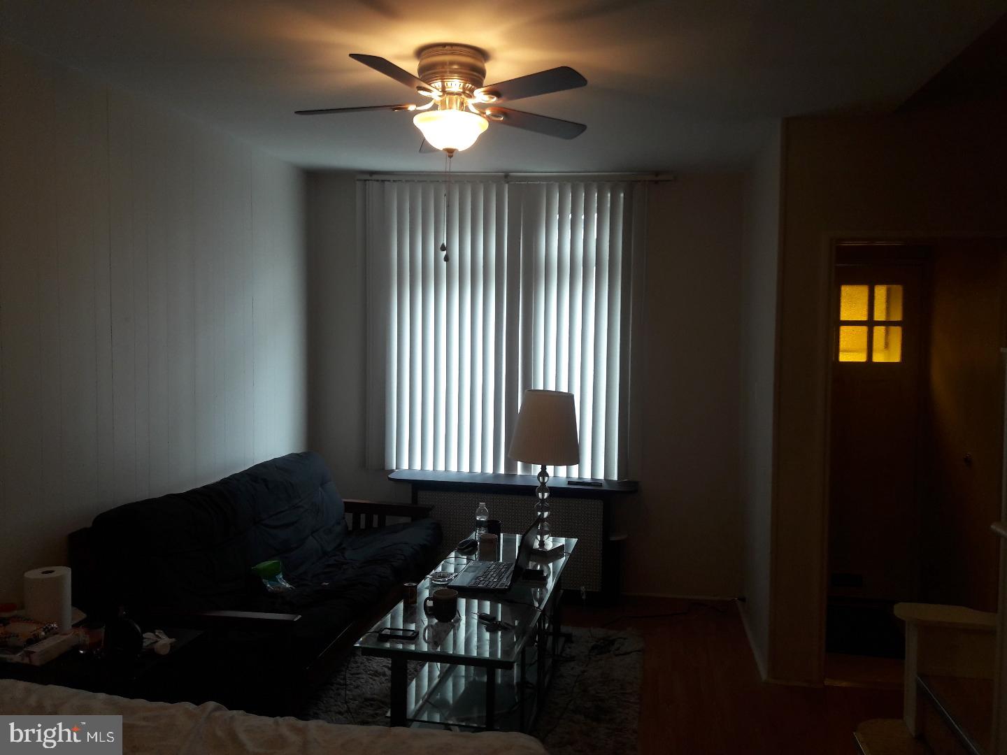 315 Fitzgerald Street Philadelphia, PA 19148 - Photo 3 of 24 Living Room