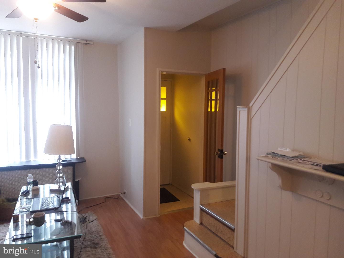 315 Fitzgerald Street Philadelphia, PA 19148 - Photo 4 of 24 Living Room