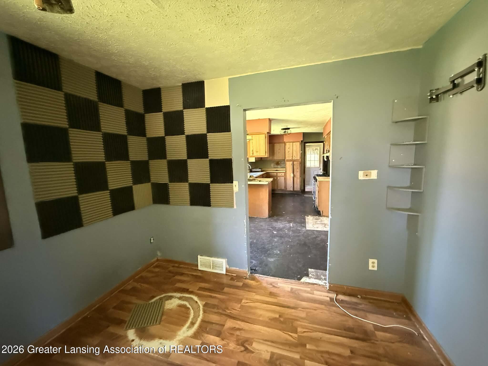 6464 McCue Road Holt, MI 48842 - Photo 5 of 23 6464 McCue