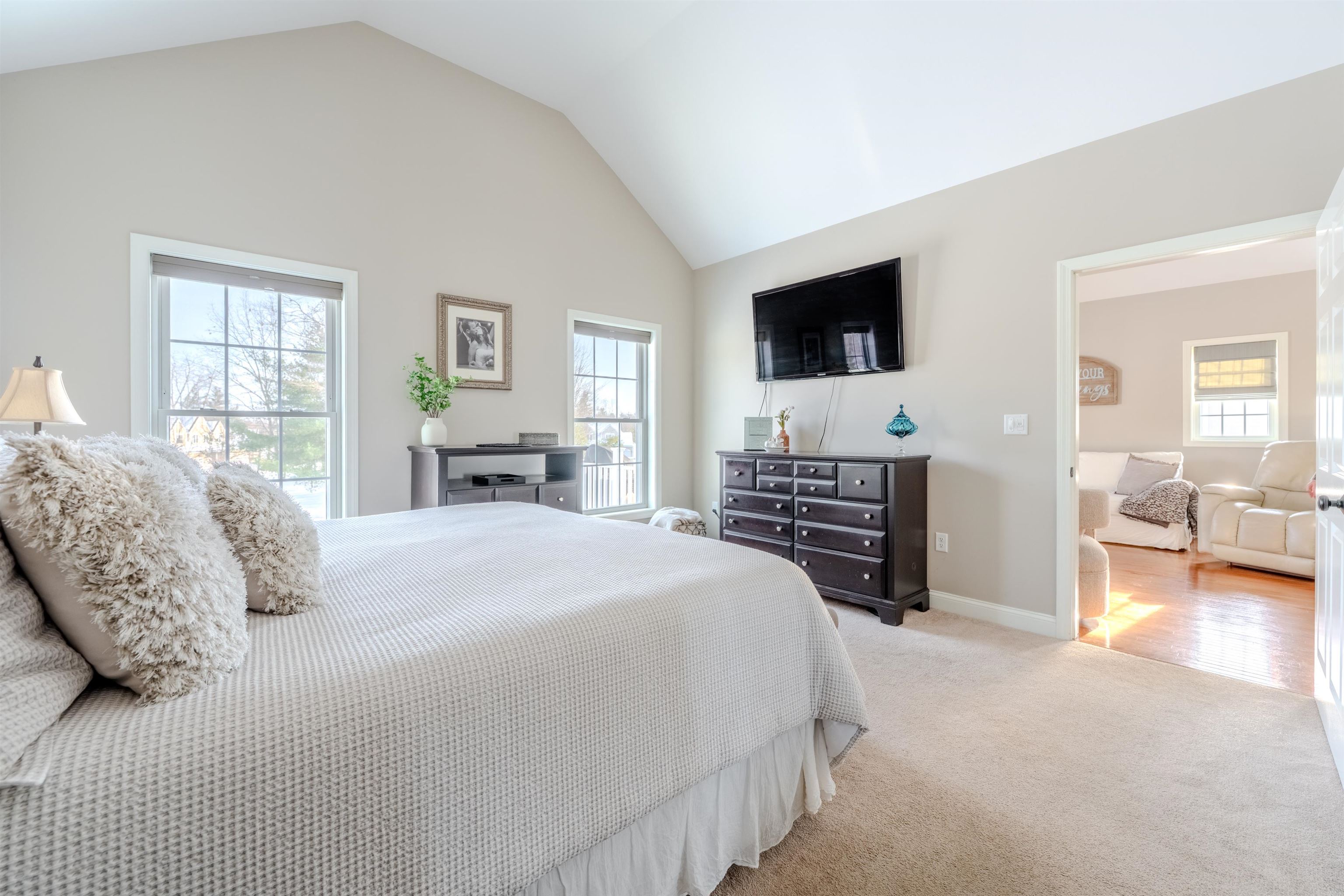 4 Crown Point Circle Merrimack, NH 03054 - Photo 16 of 59