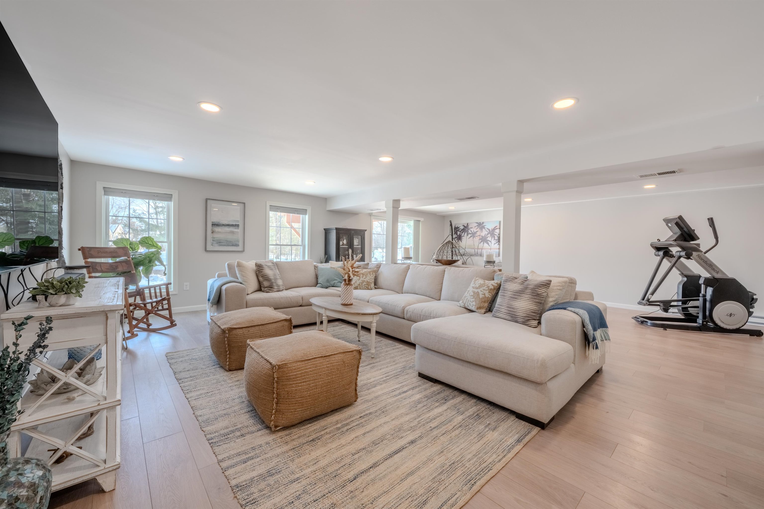 4 Crown Point Circle Merrimack, NH 03054 - Photo 28 of 59