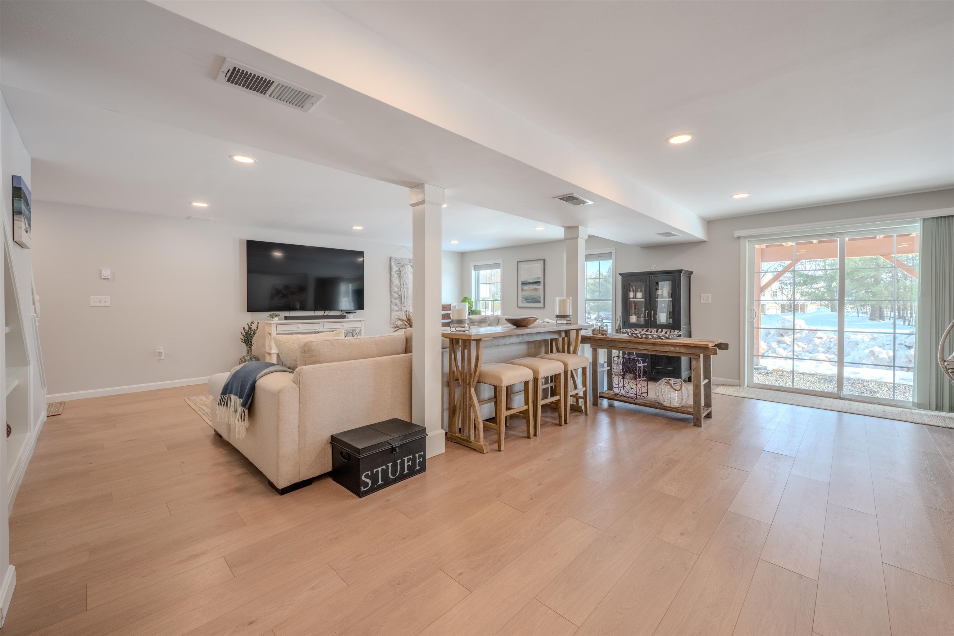 4 Crown Point Circle Merrimack, NH 03054 - Photo 33 of 59