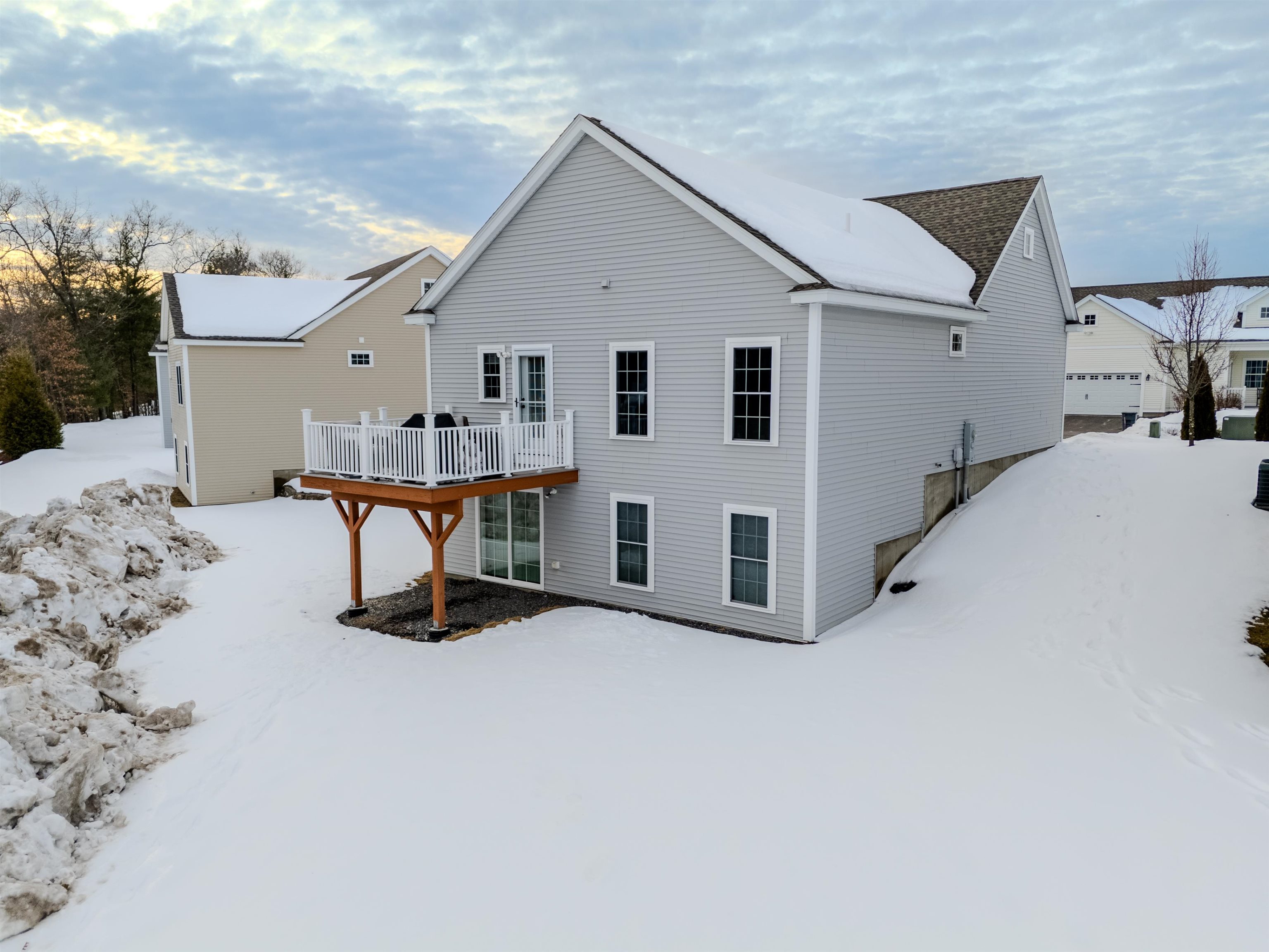 4 Crown Point Circle Merrimack, NH 03054 - Photo 43 of 59