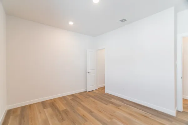 $6,000 | 11 Mariposa Wds Drive, Tomball, TX 77375