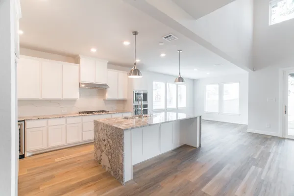 $6,000 | 11 Mariposa Wds Drive, Tomball, TX 77375