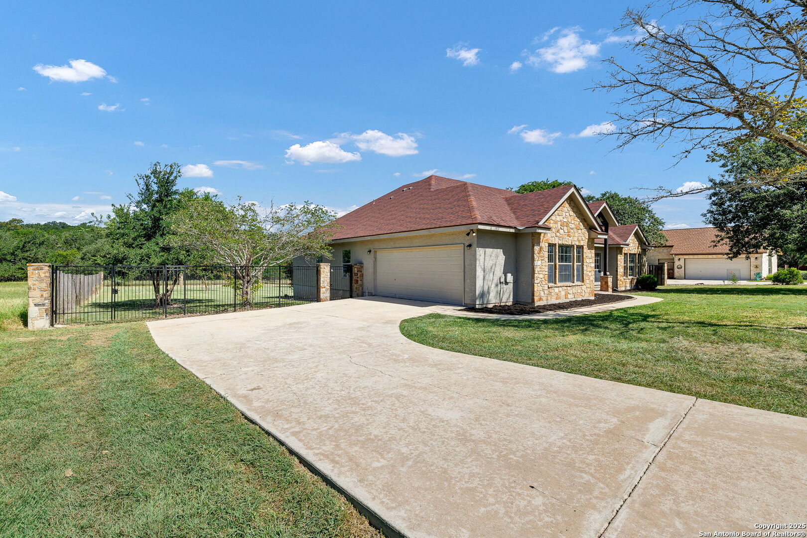 913 Long Meadow Spring Branch, TX 78070 - Photo 3 of 50