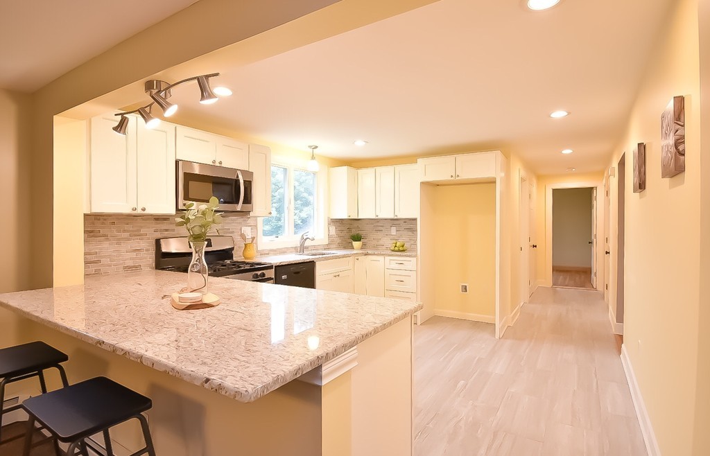 19 Judson Road Worcester, MA 01605 - Photo 4 of 29 Gallery Image 4