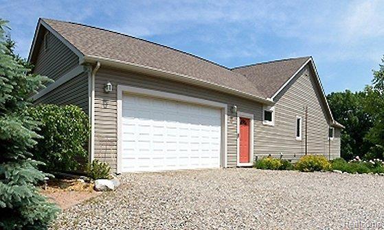 6440 Baker Road Howell, MI 48843 - Photo 19 of 20 Exterior_Side