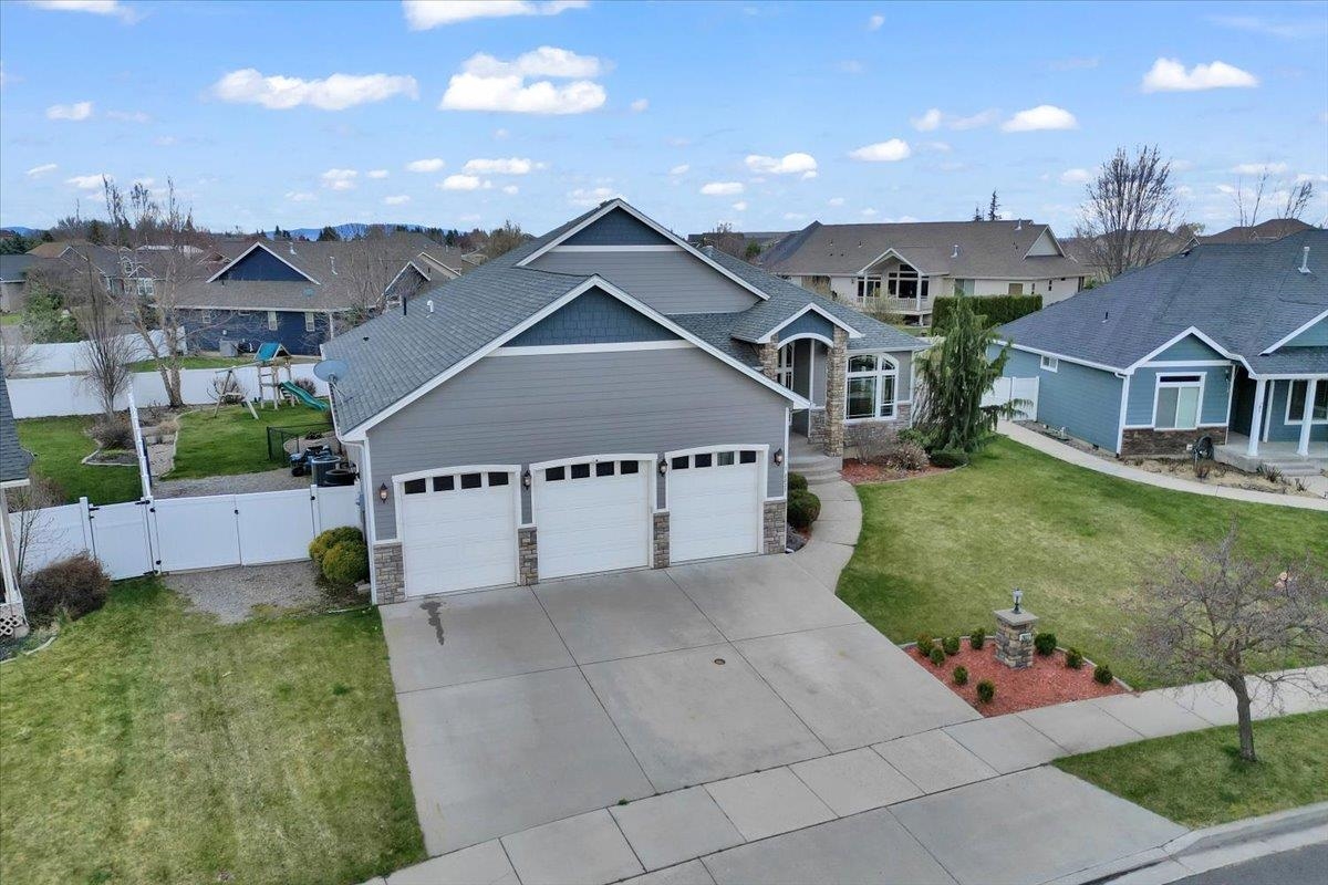 2627 West Westover Road Spokane, WA 99208 - Photo 3 of 32