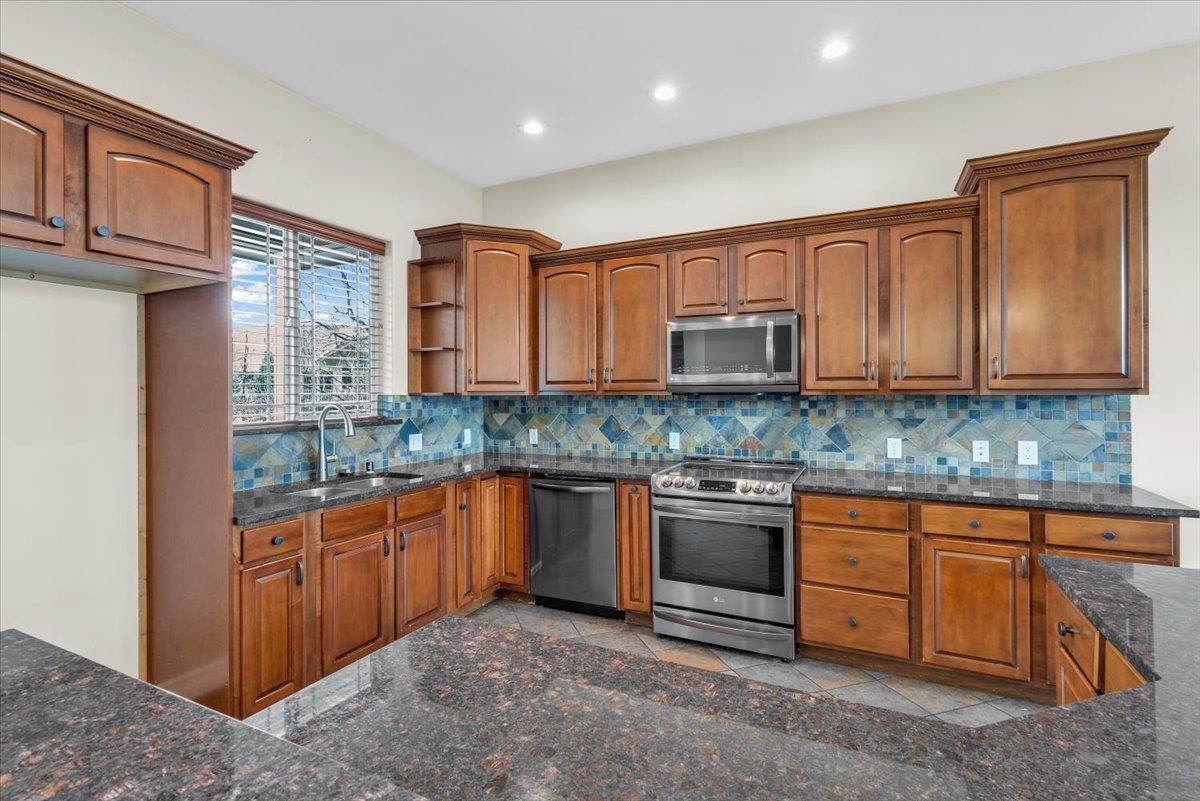 2627 West Westover Road Spokane, WA 99208 - Photo 8 of 32