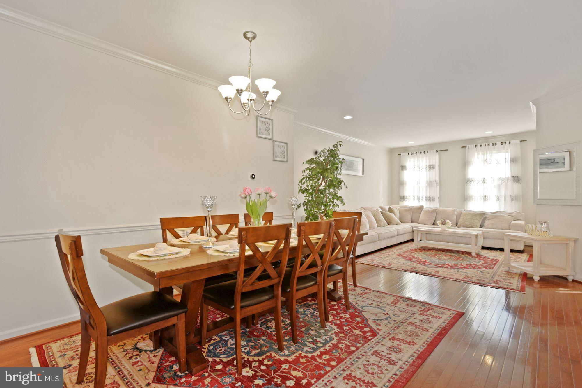 42186 Castle Ridge Square Brambleton, VA 20148 - Photo 5 of 37 Dining area with room for large table!