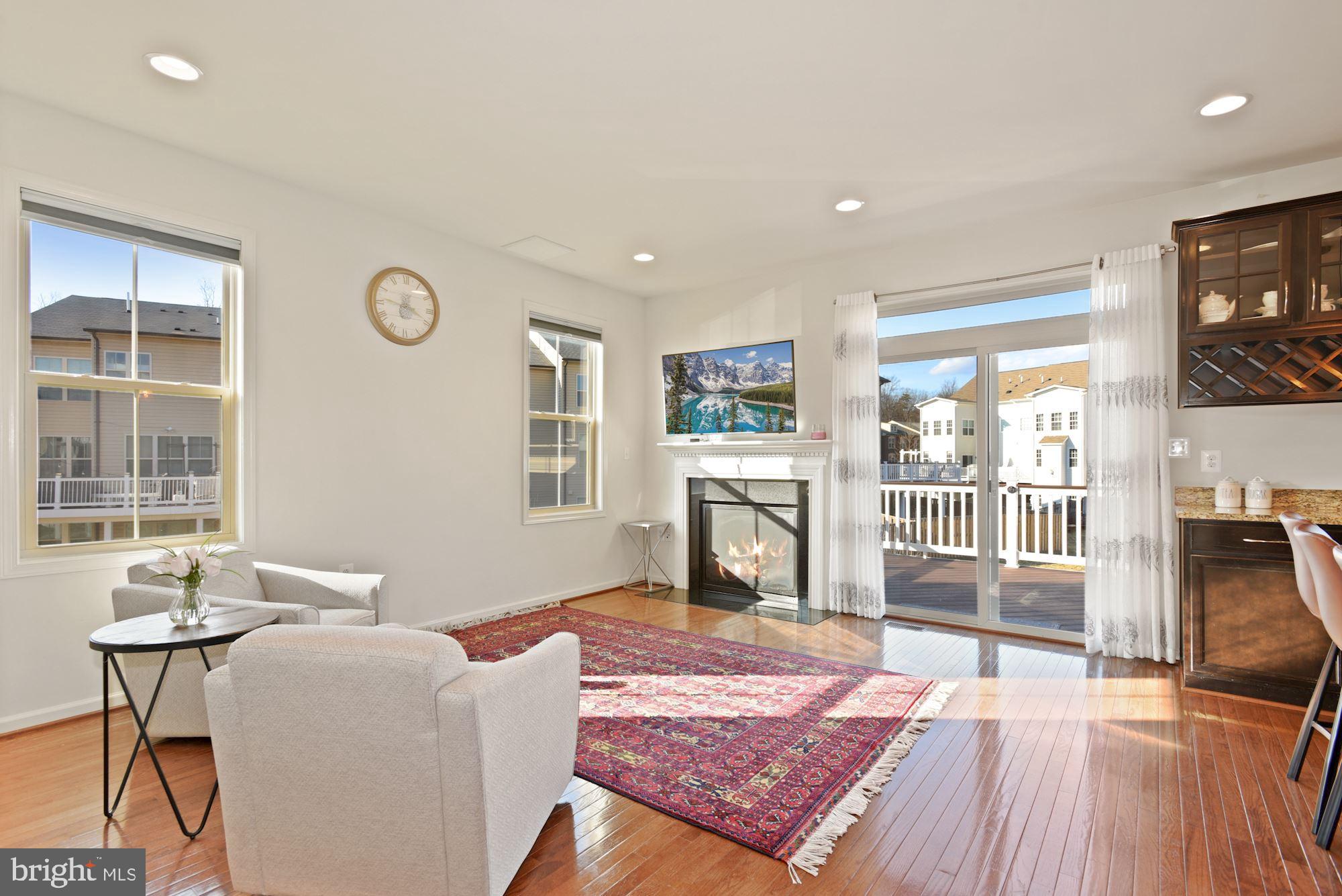 42186 Castle Ridge Square Brambleton, VA 20148 - Photo 9 of 37 Sitting area off kitchen!