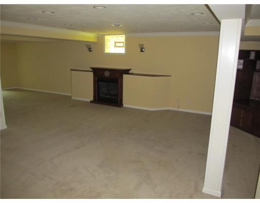 2494 Richard Road Franklin Park, PA 15090 - Photo 13 of 14 Den/Family/Great Room.
