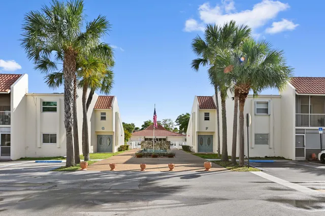 $239,900 | 1428 Southeast 4th Avenue, Unit 215, Deerfield Beach, FL 33441