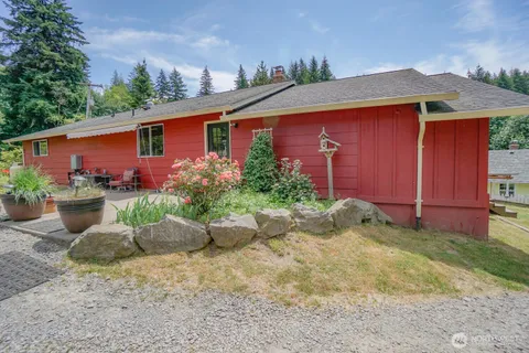 a front view of house with yard