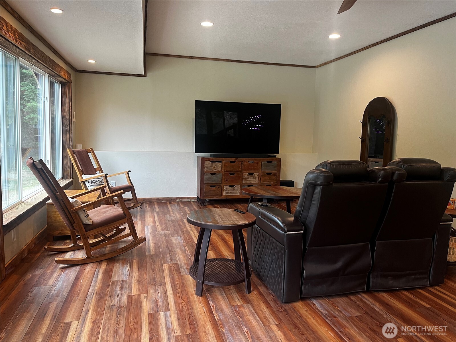 19910 Northeast 356th Street Yacolt, WA 98675 - Photo 9 of 37 a workspace with furniture and a flat screen tv