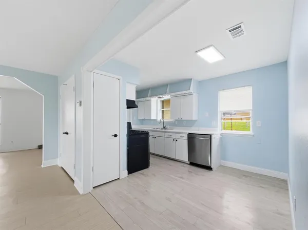$2,000 | 617 Rosewood Hills Drive, Garland, TX 75040