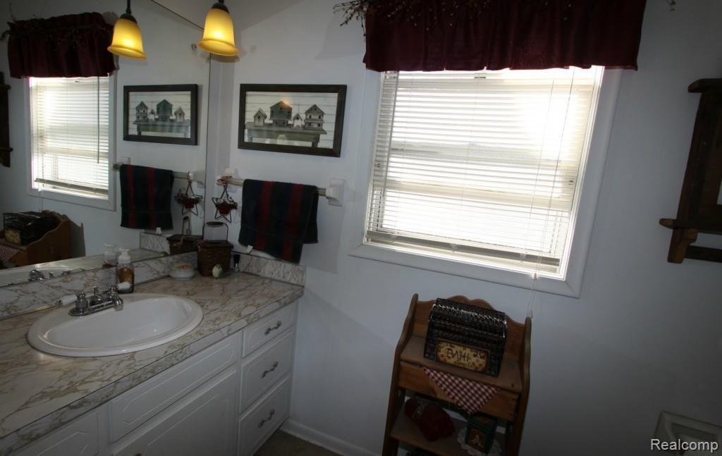 6386 Rustic Ridge Trail Grand Blanc, MI 48439 - Photo 19 of 24 018.jpg
