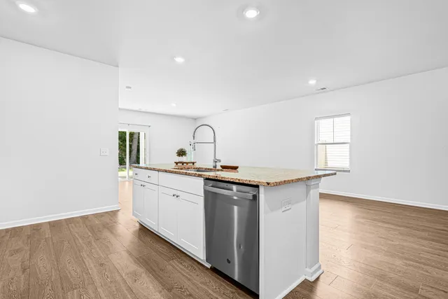 $3,200 | 504 Minim Street, Charleston, SC 29414