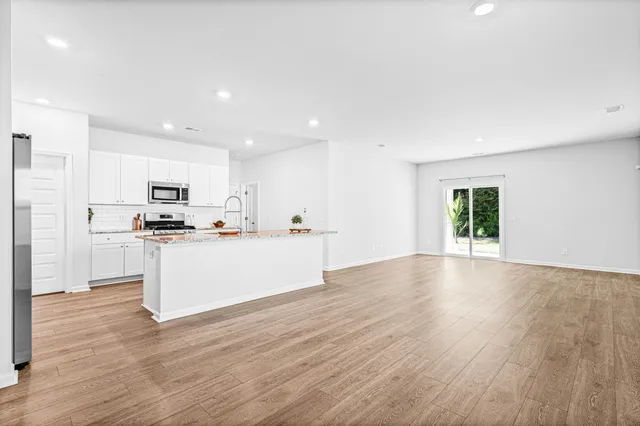 $3,200 | 504 Minim Street, Charleston, SC 29414