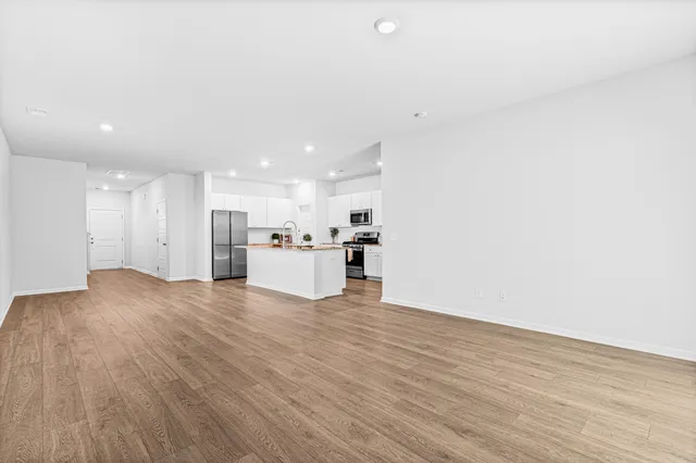 $3,200 | 504 Minim Street, Charleston, SC 29414