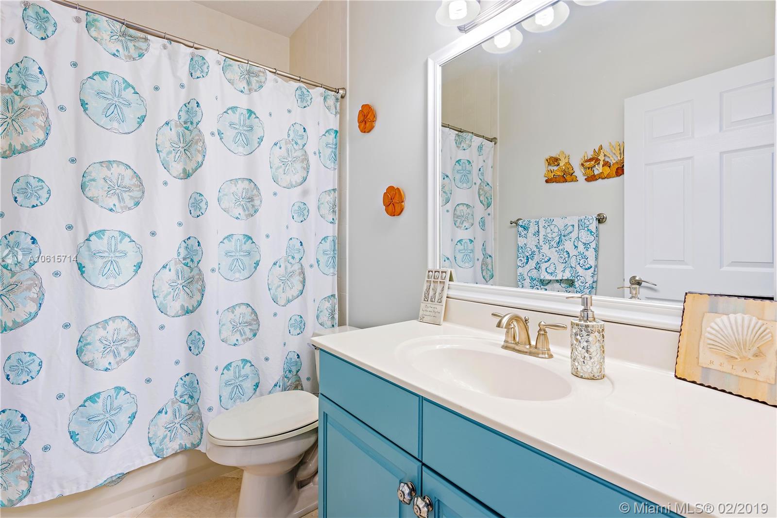 18897 Southeast Loxahatchee River Road Jupiter, FL 33458 - Photo 19 of 48 Guest Bathroom