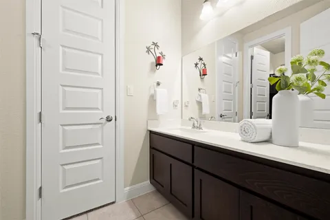 $980,000 | 479 Crosswater Lane, Dripping Springs, TX 78620